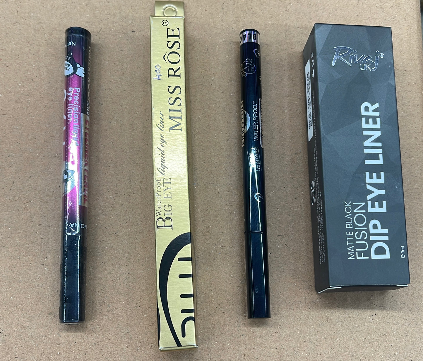 Dip eye liner