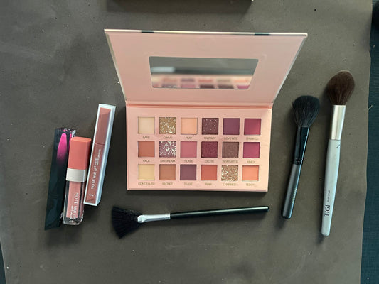 Glam to Natural Finish All-in-One Kit – From Bold Glam to Effortless Beauty