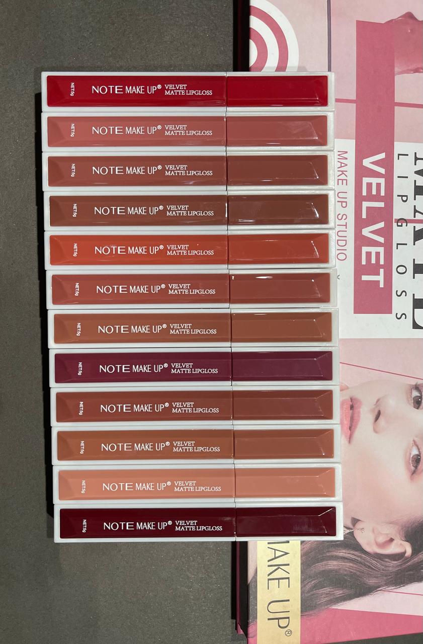 Velvet Matte Lipgloss – Long-Lasting, Smooth Finish