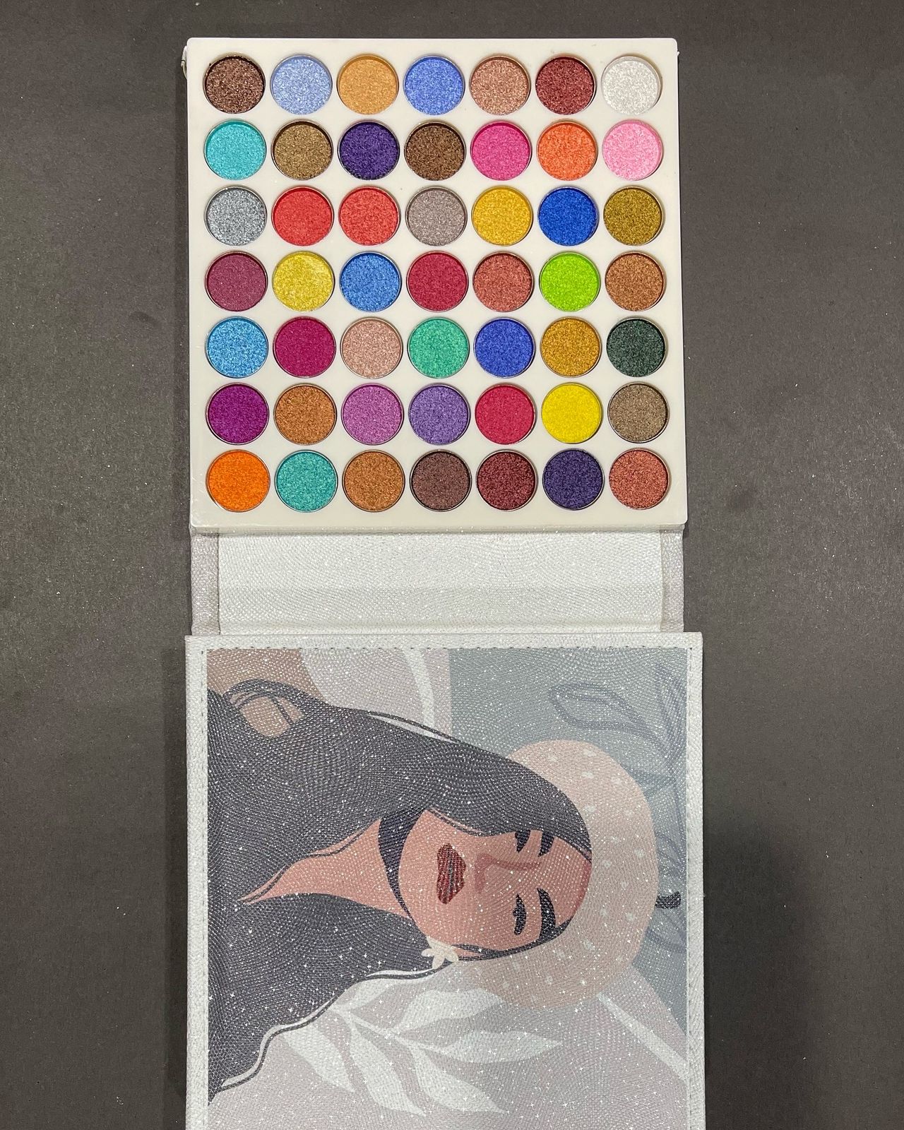 Romantic Makeup Palette – Soft, Sultry, and Effortlessly Beautiful